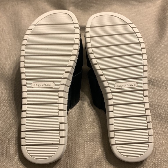 Easy Street Brylee Slide Sandal - Picture 9 of 9